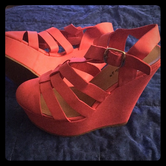 Breckelles Shoes - Breckelle’s Wegde